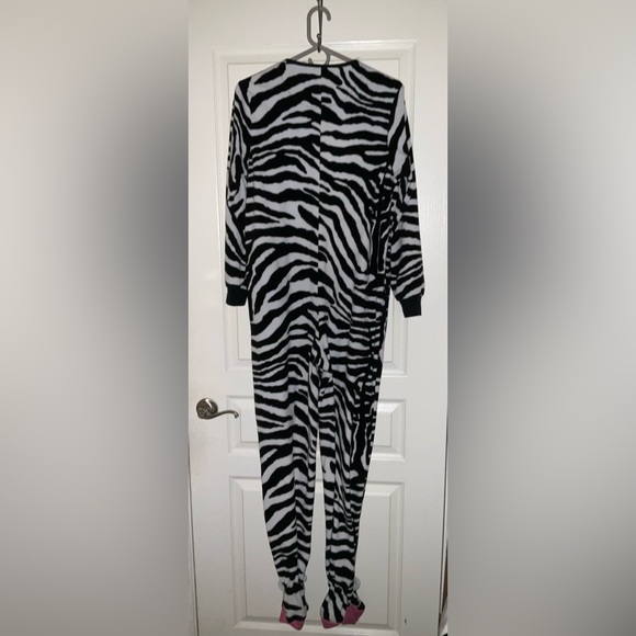 Nick and Nora Adult Zebra Sleeper Footie Pajamas with pockets - Picture 4 of 6